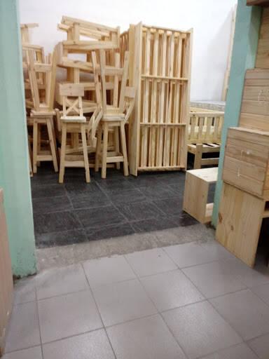 banco Pino Show / Pine Furniture
